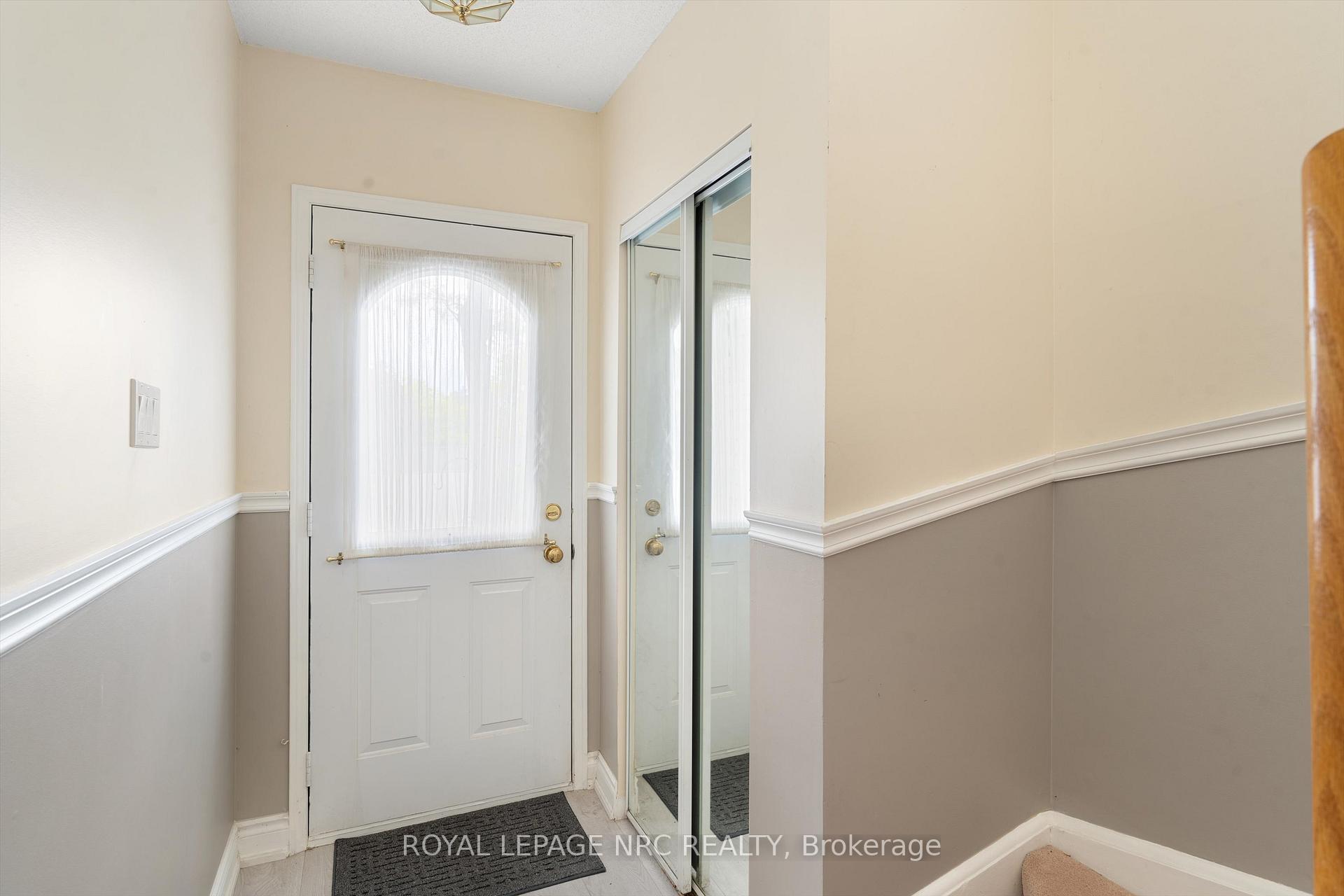 2 Bedrooms Condo at 2530 Northhampton, Burlington For sale