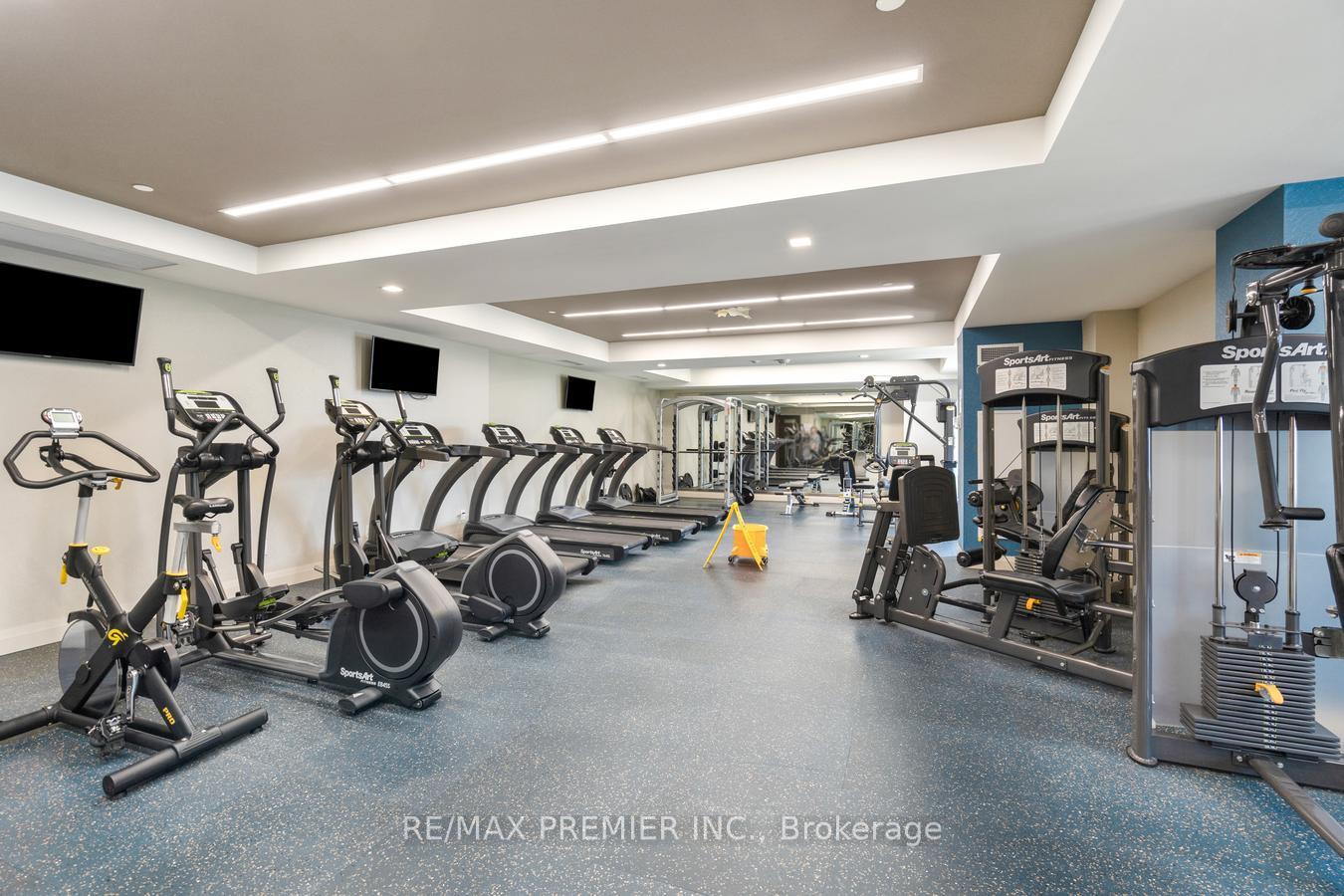 2 Bedrooms Condo at 3600 Highway 7, Vaughan For sale