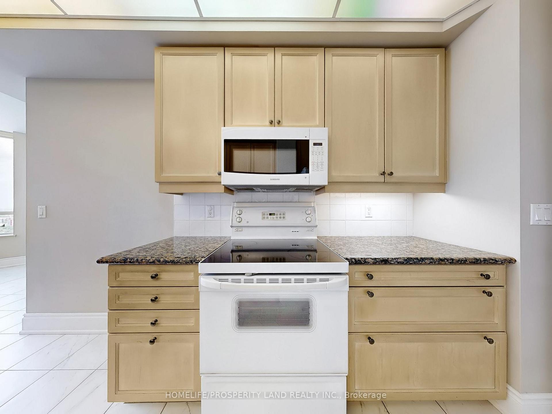 3 Bedrooms Condo at 89 Skymark, Toronto For sale
