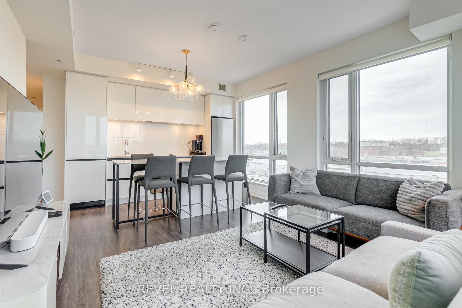 2 Bedrooms Condo at 7950 Bathurst, Vaughan For sale