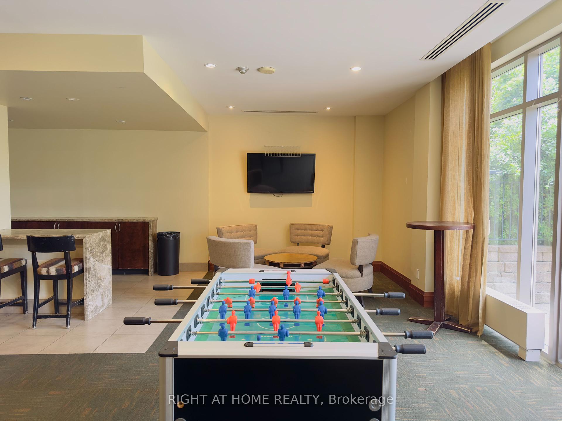 2 Bedrooms Condo at 4090 Living Arts, Mississauga For sale