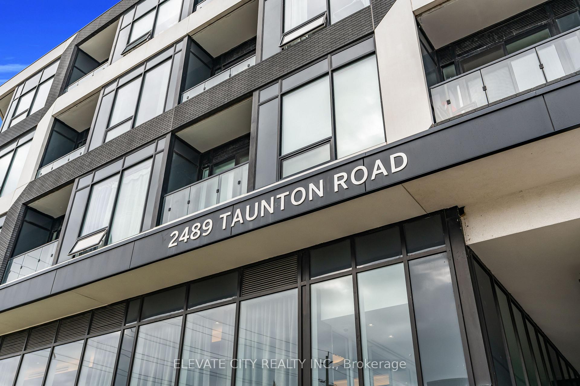 2 Bedrooms Condo at 2489 Taunton, Oakville For sale