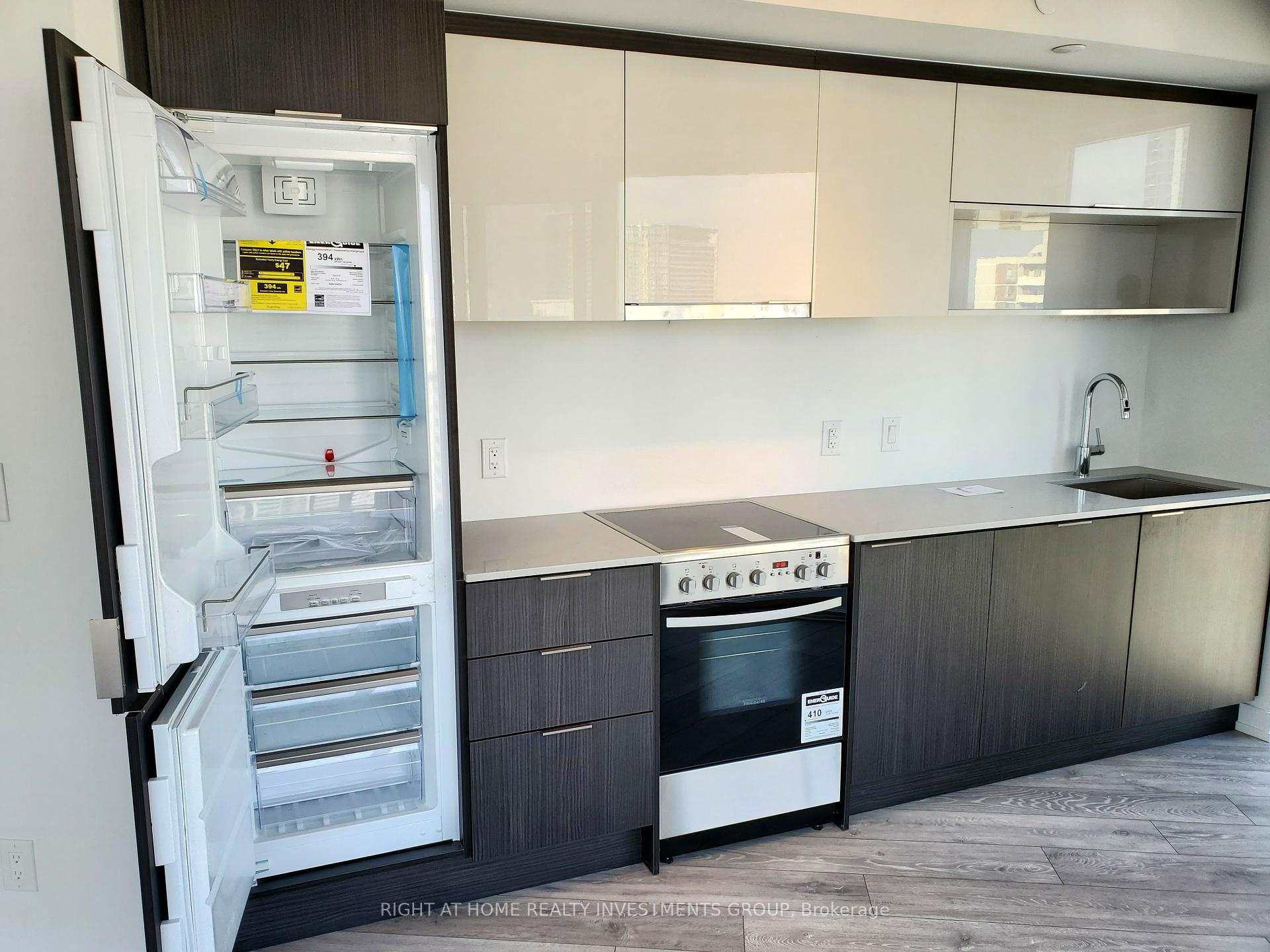 1 Bedroom Condo at 159 Wellesley, Toronto For sale