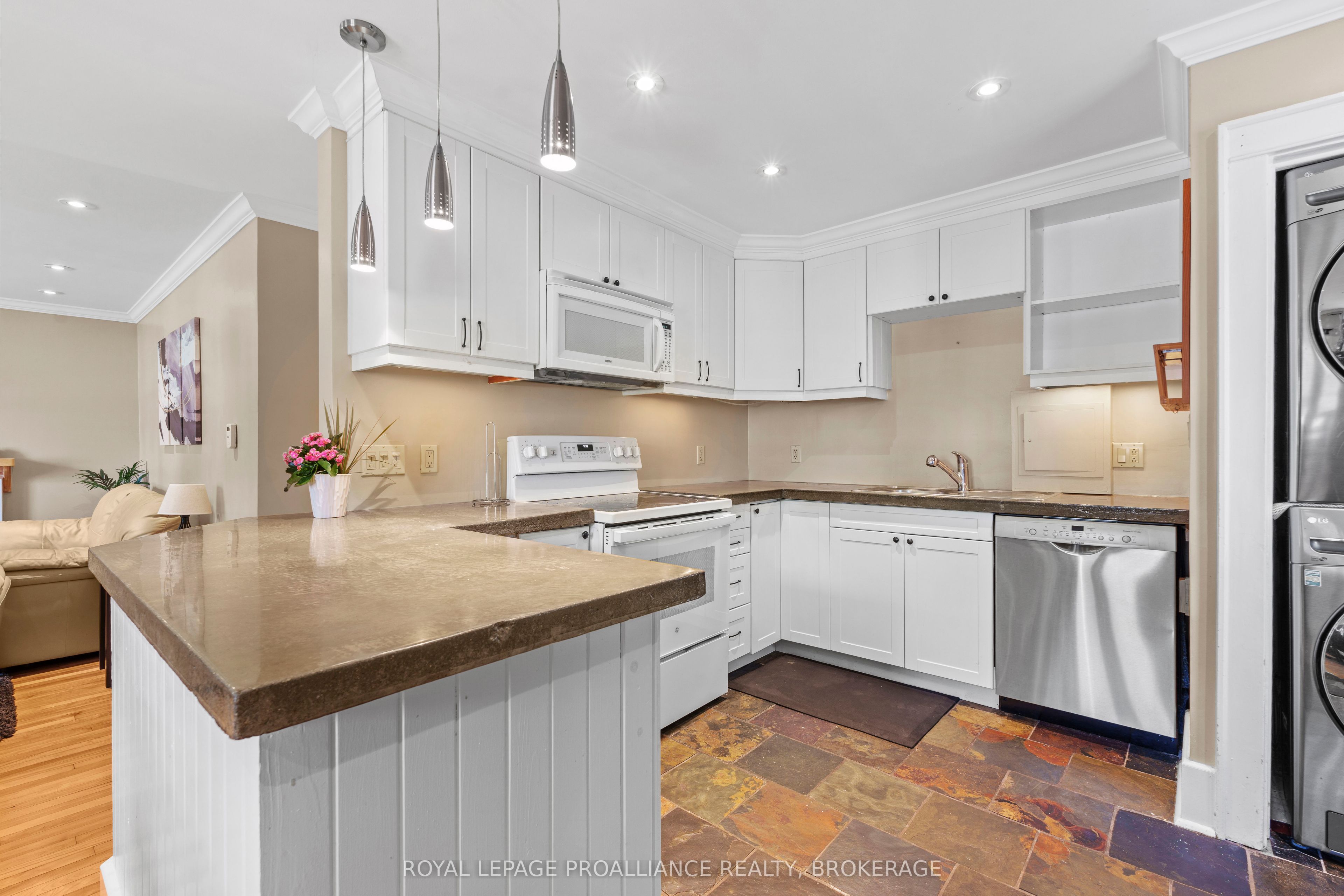 168 MacDonnell Street
