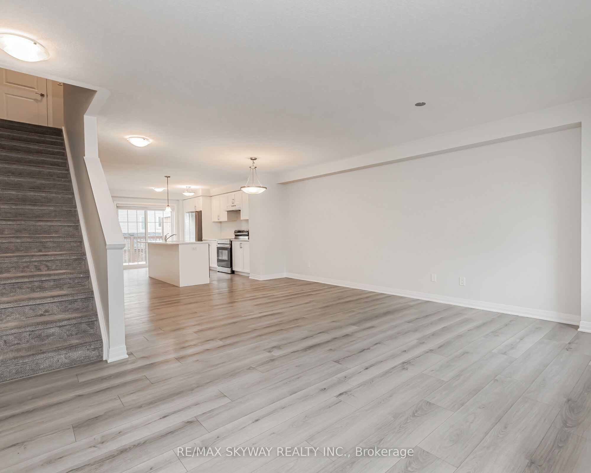 311 Woolwich Street, #5