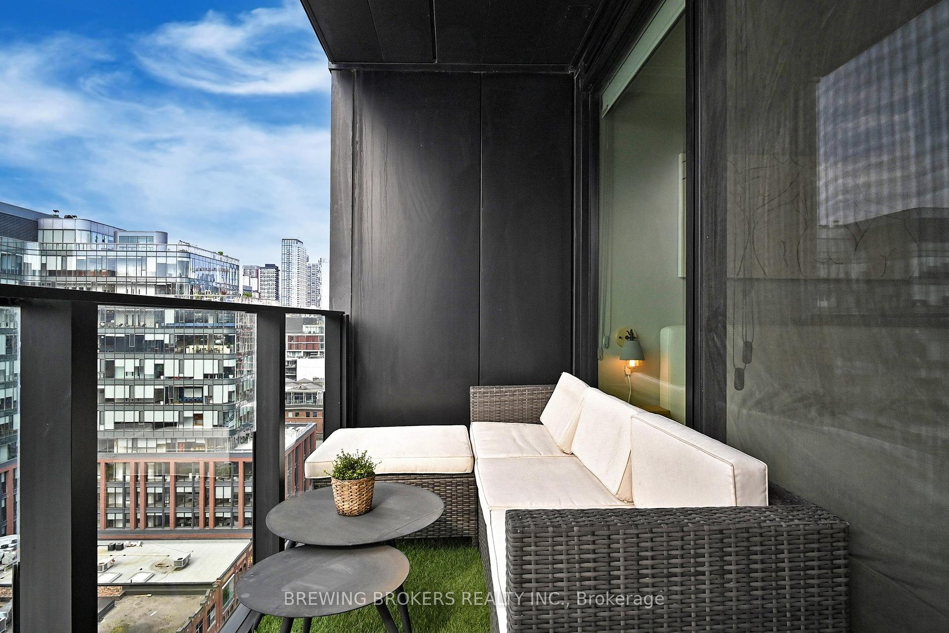 1 Bedroom Condo at 629 King St W, Toronto For sale