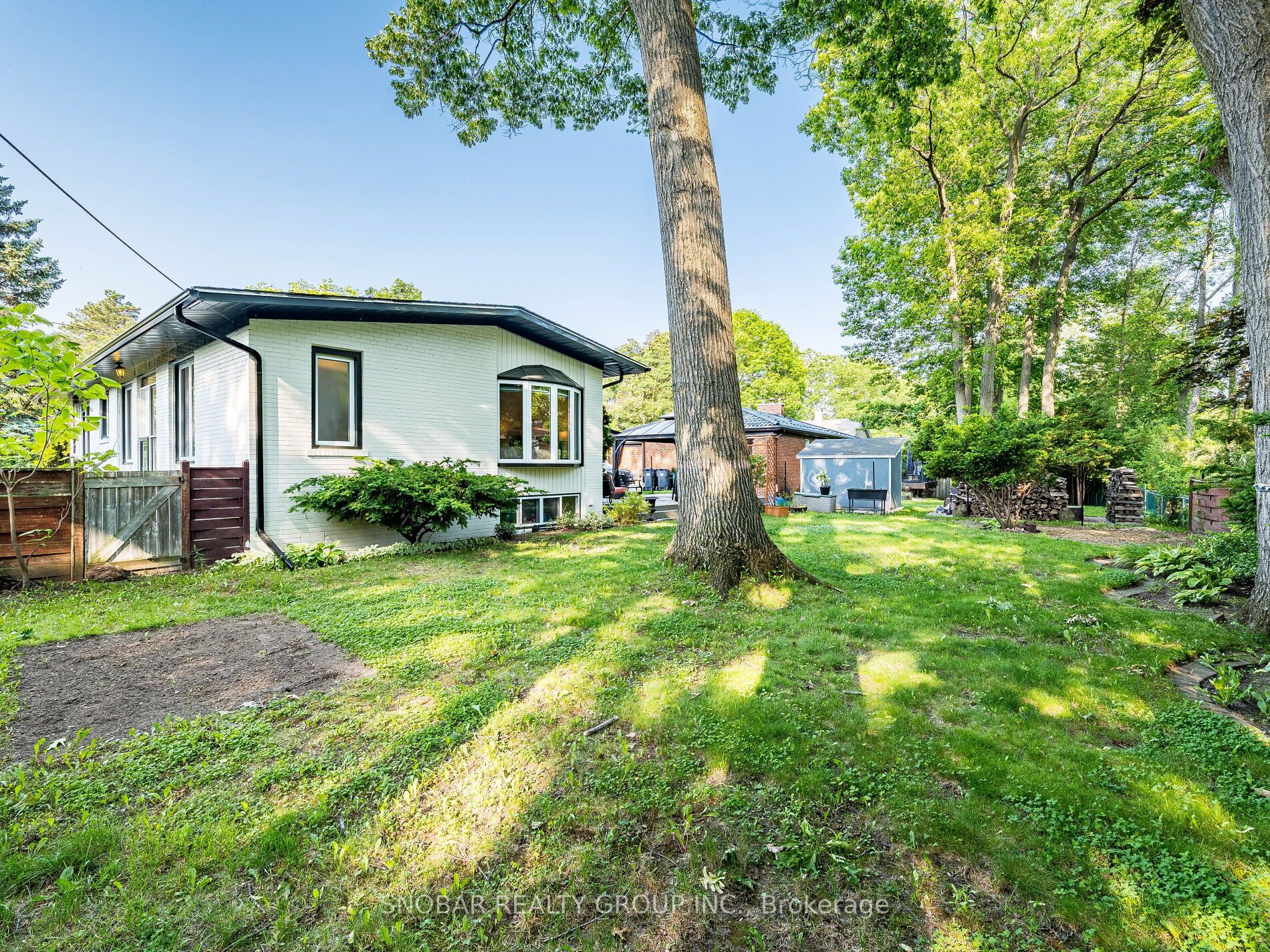3208 Flynn Crescent