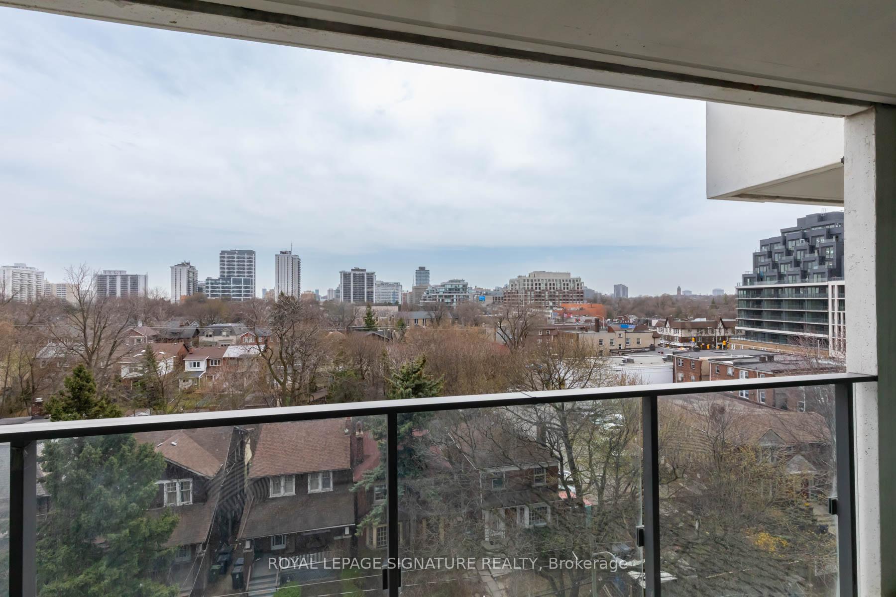 2 Bedrooms Condo at 8 Hillsdale, Toronto For sale