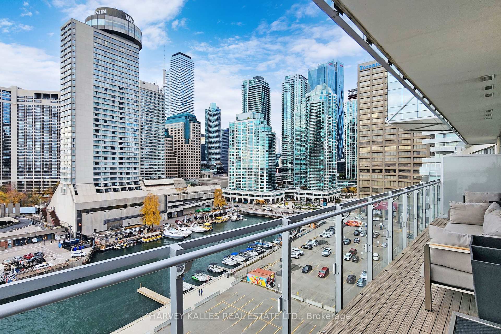 29 Queens Quay N/A E 1006