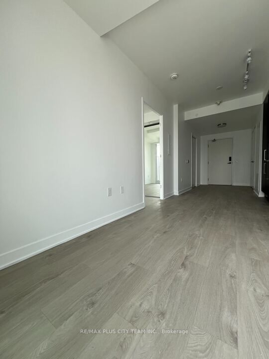 3900 Confederation Parkway E, #1412