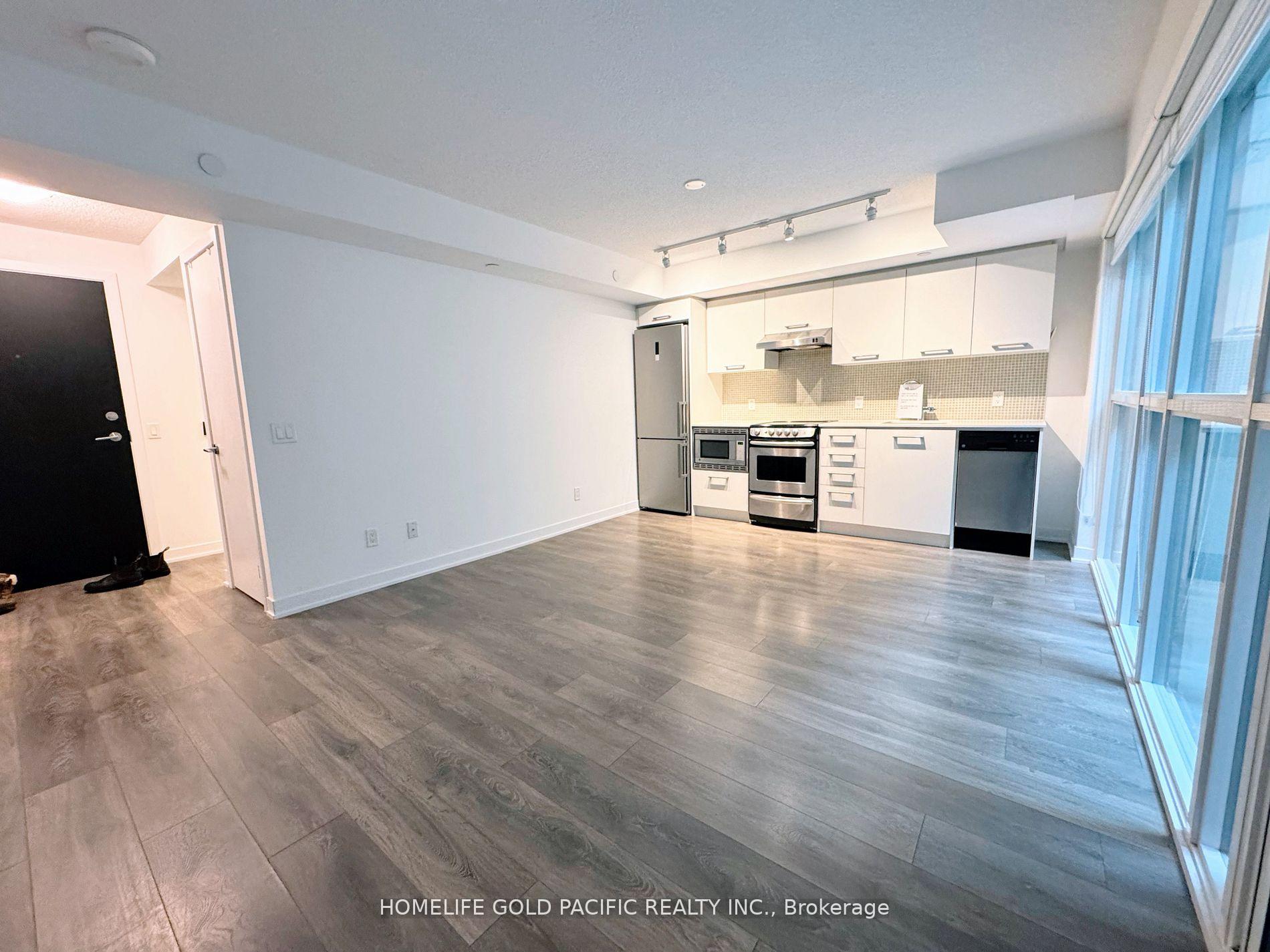 2 Bedrooms Condo at 87 Peter, Toronto For sale