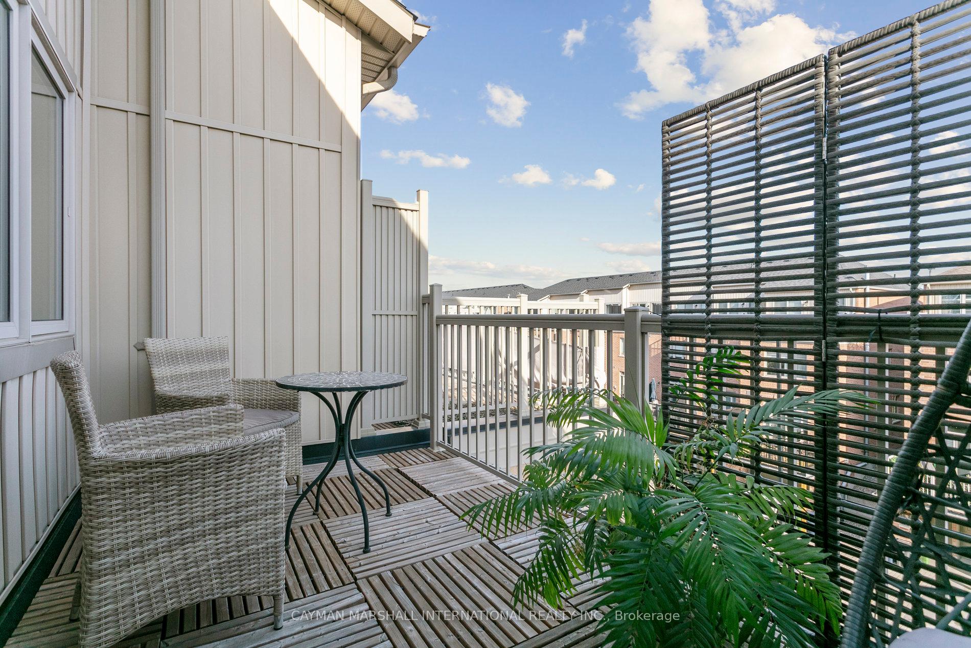 4 Bedrooms Condo at 185 Norseman, Toronto For sale