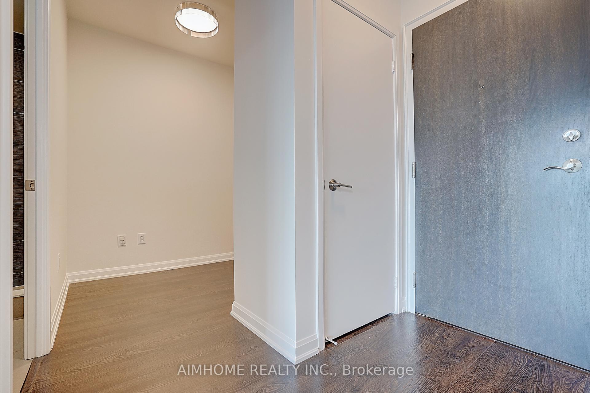 3 Bedrooms Condo at 11 Bogert, Toronto For sale