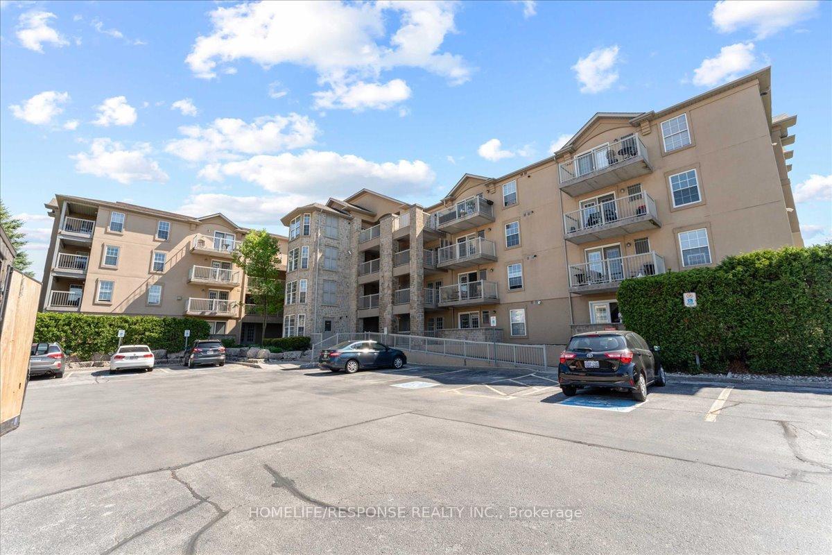 2 Bedrooms Condo at 1820 Walker’s, Burlington For sale