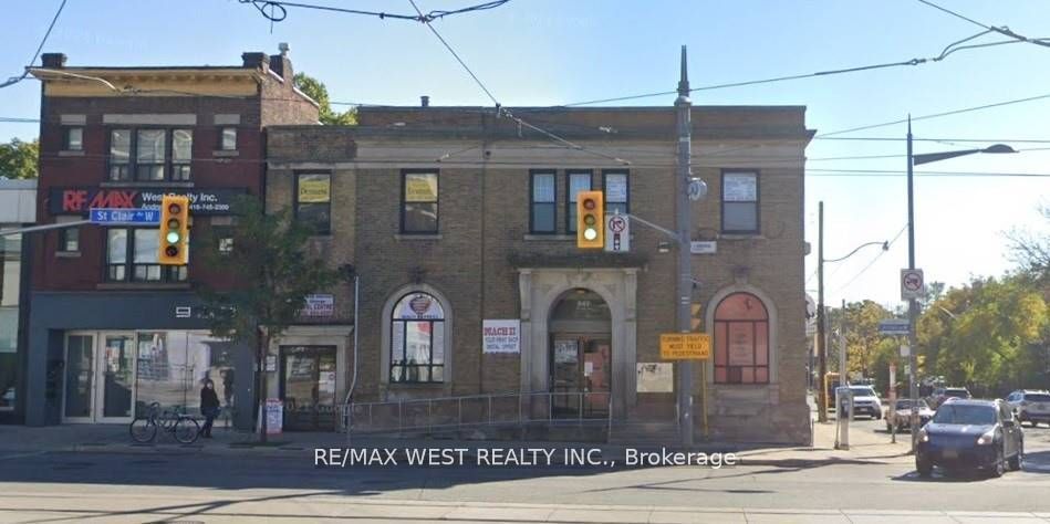 949 St Clair