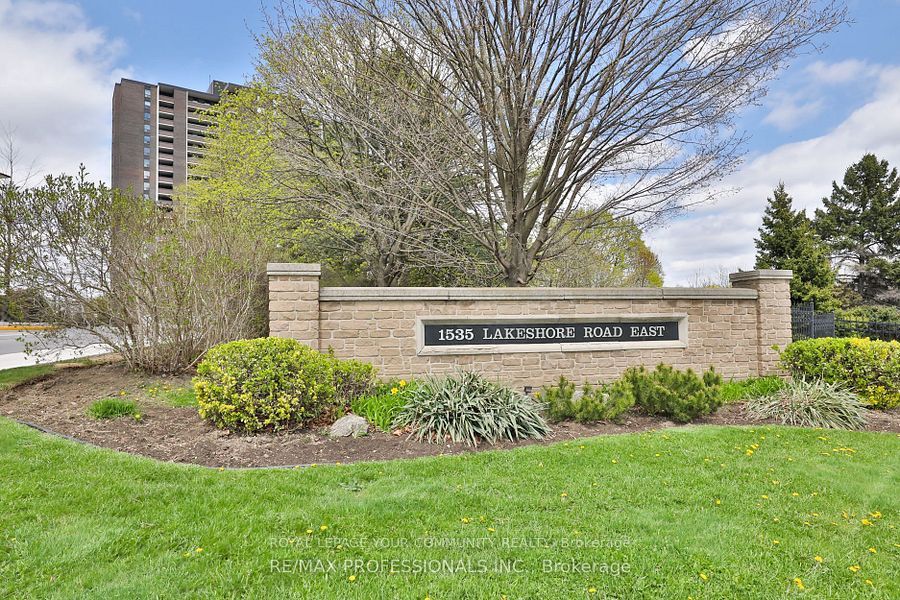 1535 Lakeshore