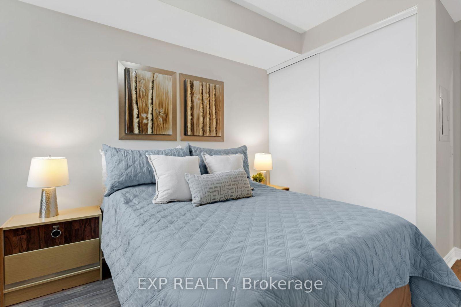 2 Bedrooms Condo at 339 Rathburn, Mississauga For sale