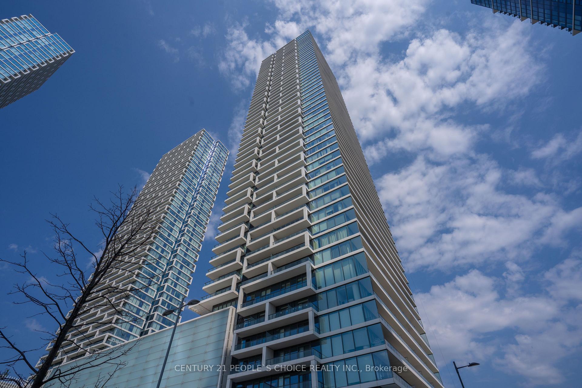 3 Bedrooms Condo at 950 Portage, Vaughan For sale