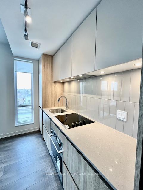 3 Bedrooms Condo at 7950 Bathurst,  Vaughan For sale