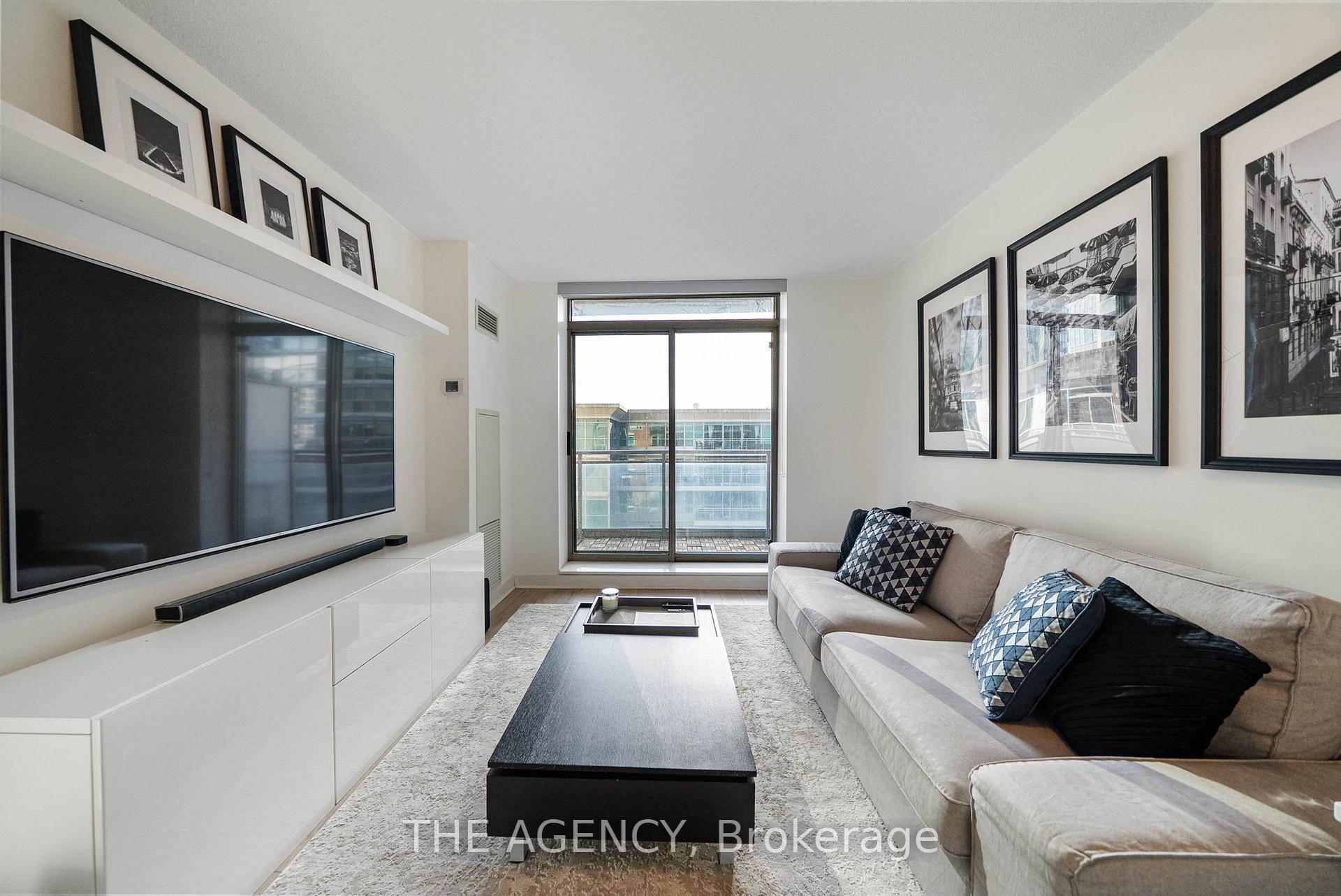 2 Bedrooms Condo at 50 Lynn Williams, Toronto For sale