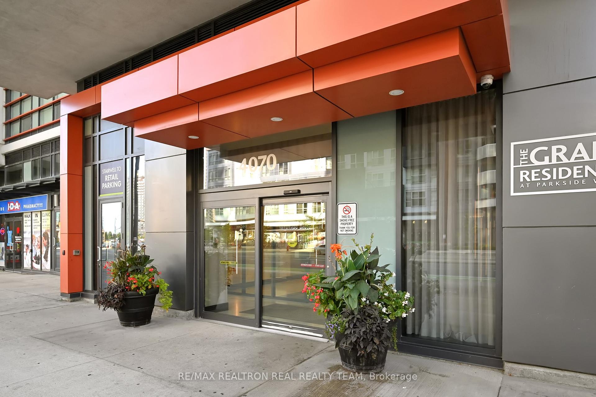 1 Bedroom Condo at 4070 Confederation, Mississauga For sale