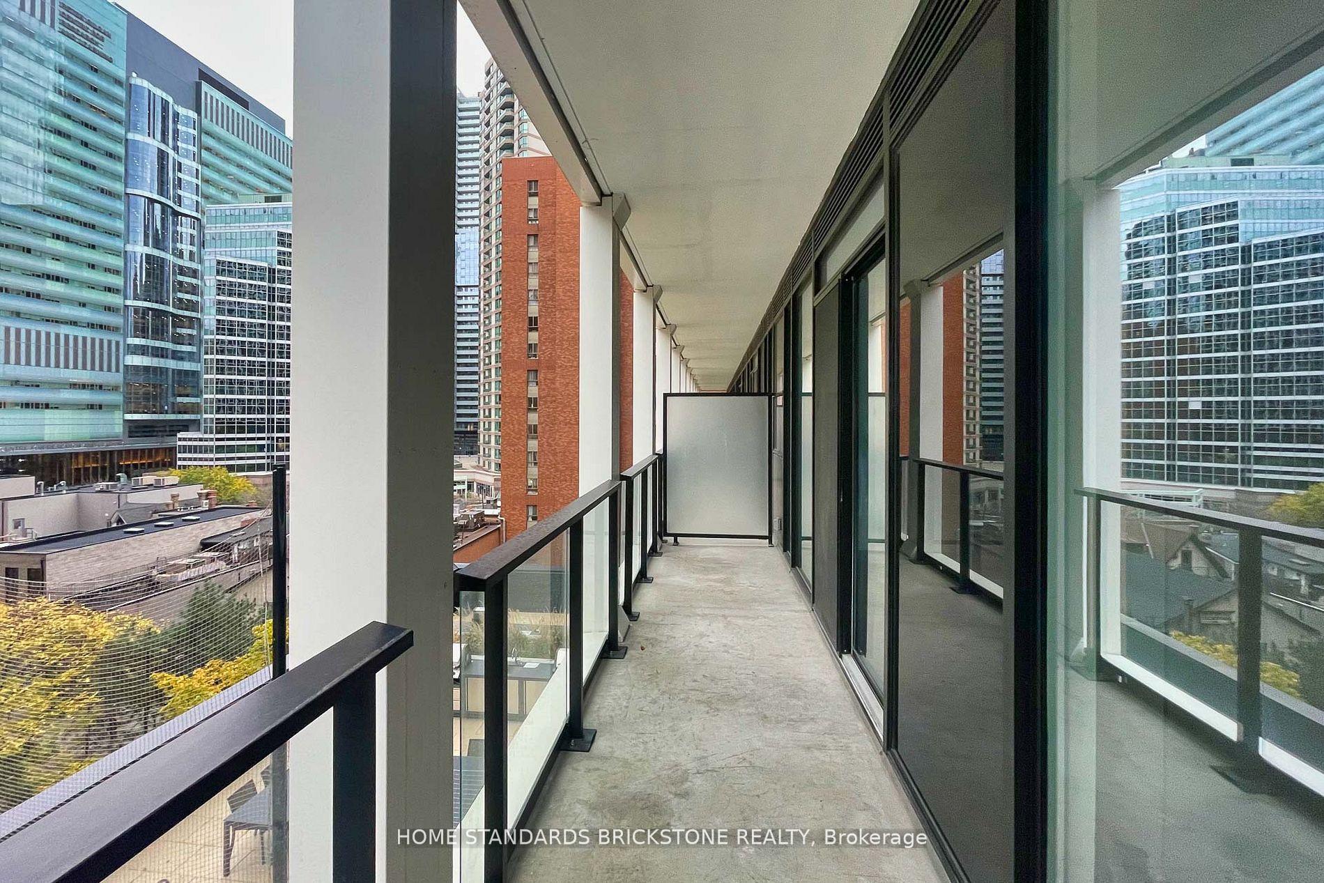 3 Bedrooms Condo at 20 Edward, Toronto For sale