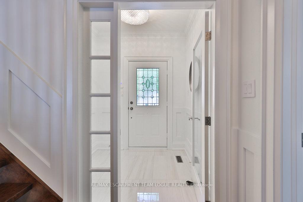 4 Bedrooms Condo at 4211 Millcroft Park, Burlington For sale