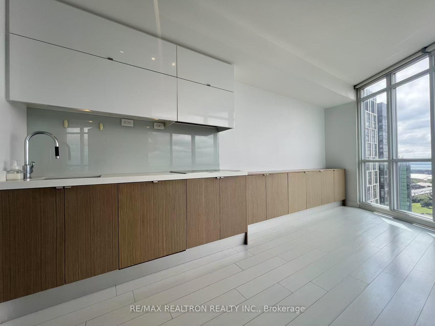 1 Bedroom Condo at 21 Iceboat, Toronto For sale
