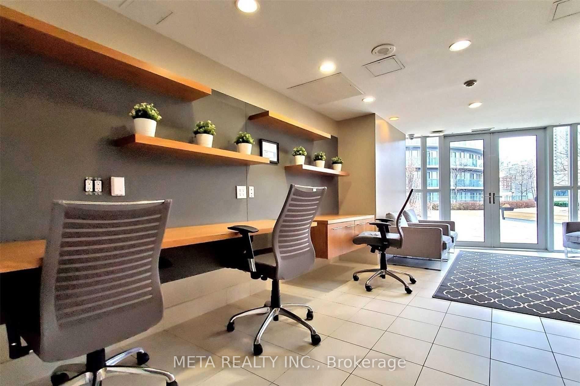 2 Bedrooms Condo at 50 Absolute, Mississauga For sale