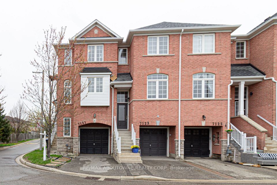 7121 Fairmeadow