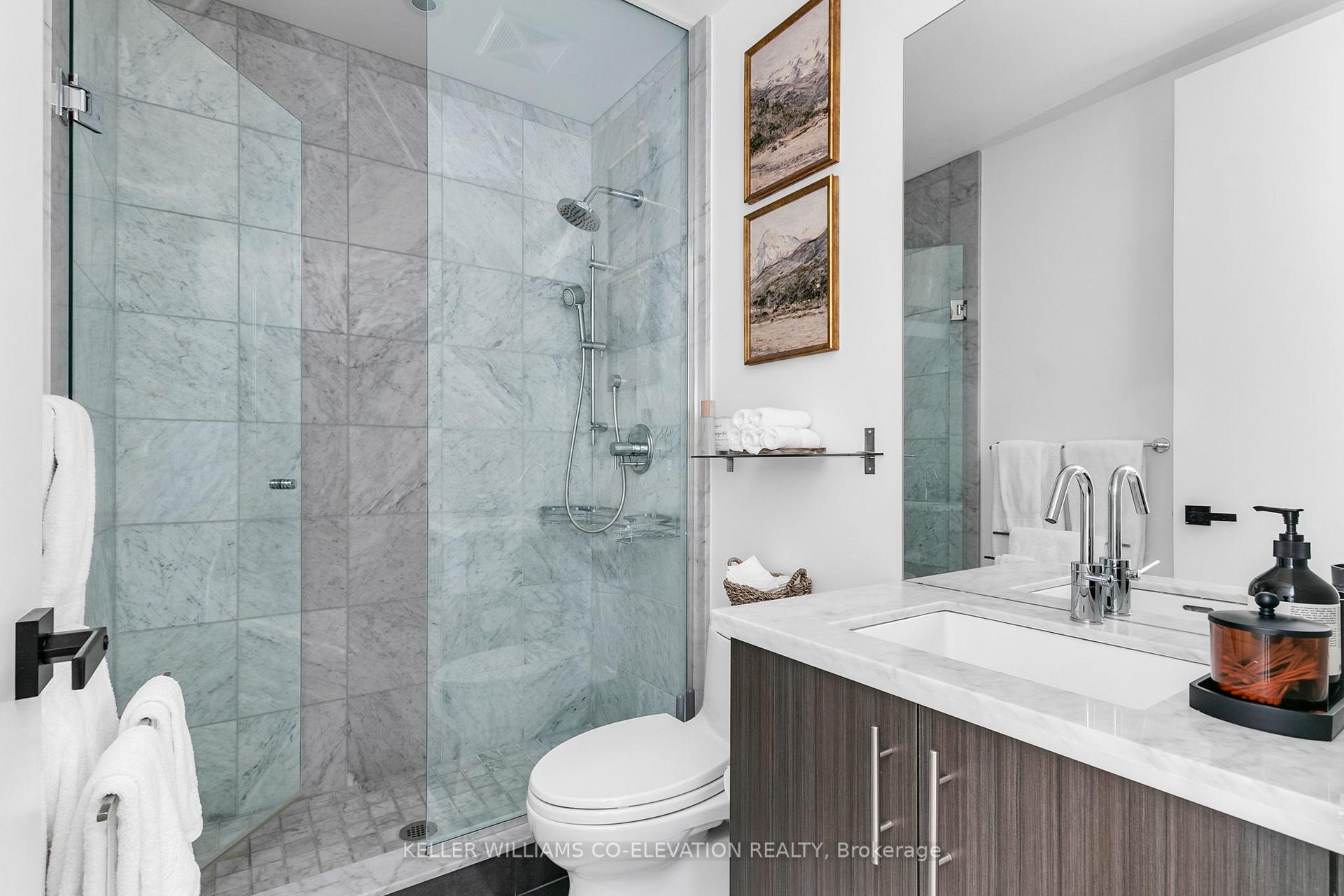 2 Bedrooms Condo at 39 Queens, Toronto For sale