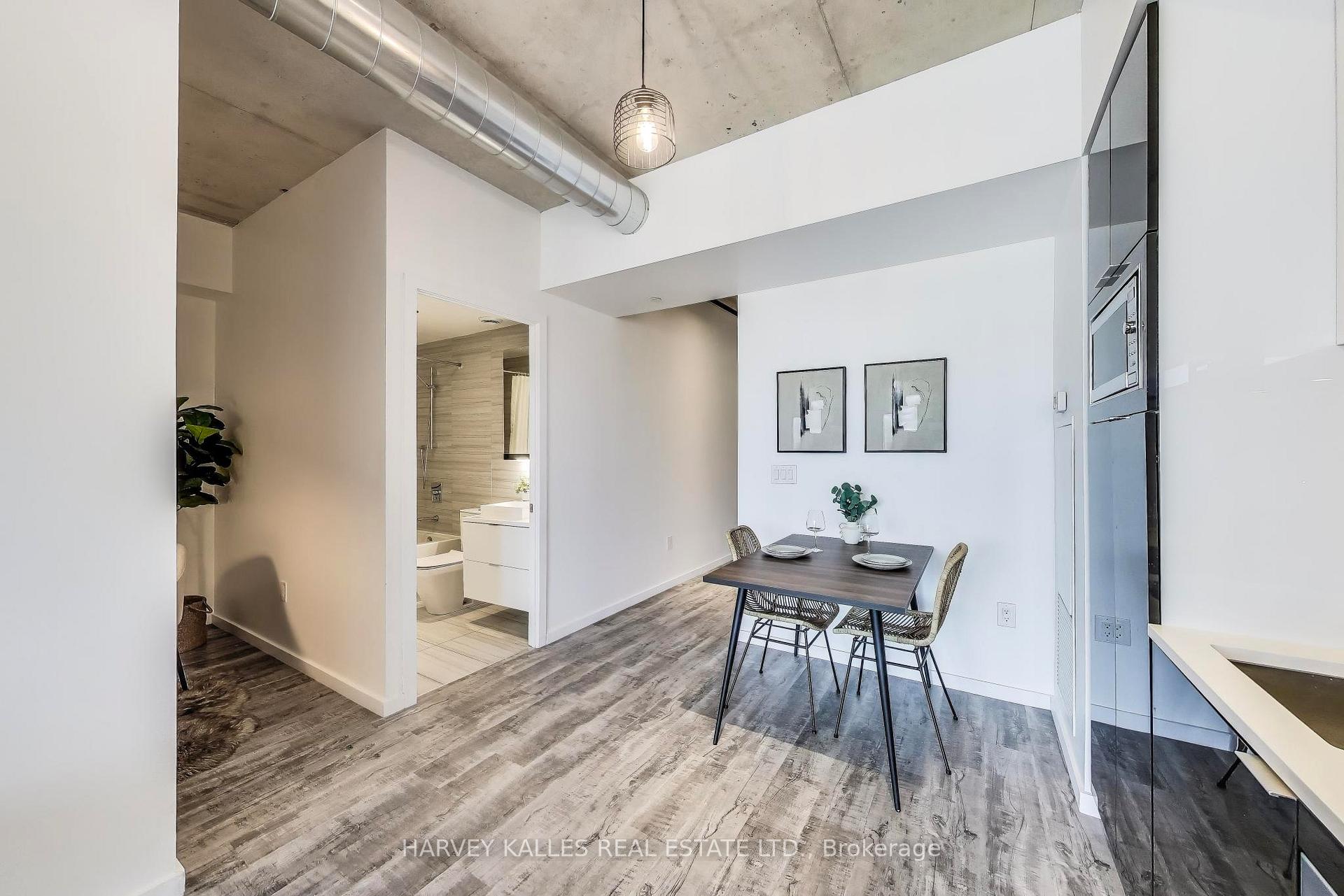 2 Bedrooms Condo at 170 Bayview,  Toronto For sale