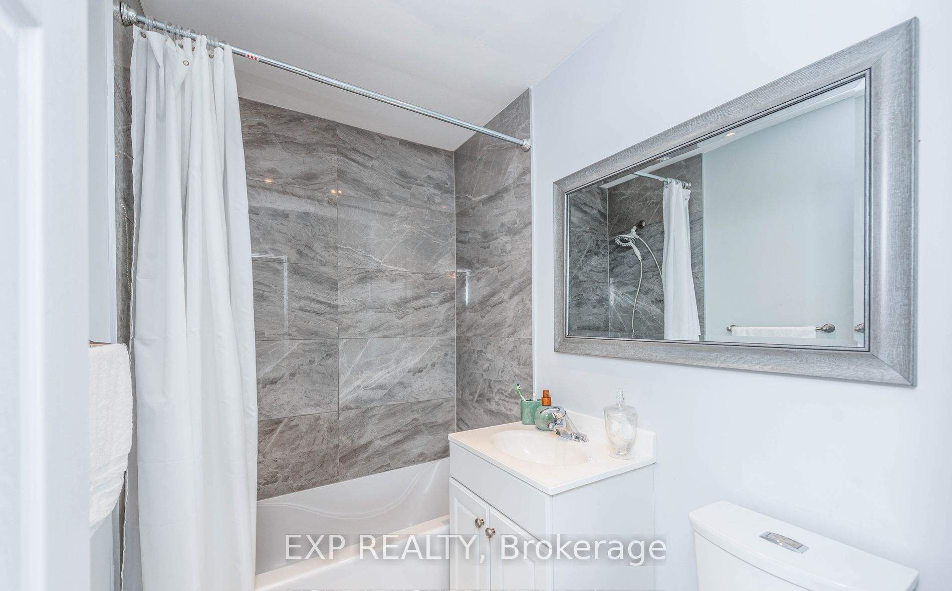 ## UPPER - 109 Fontainbleau Drive, Toronto, ON M2M 1P1