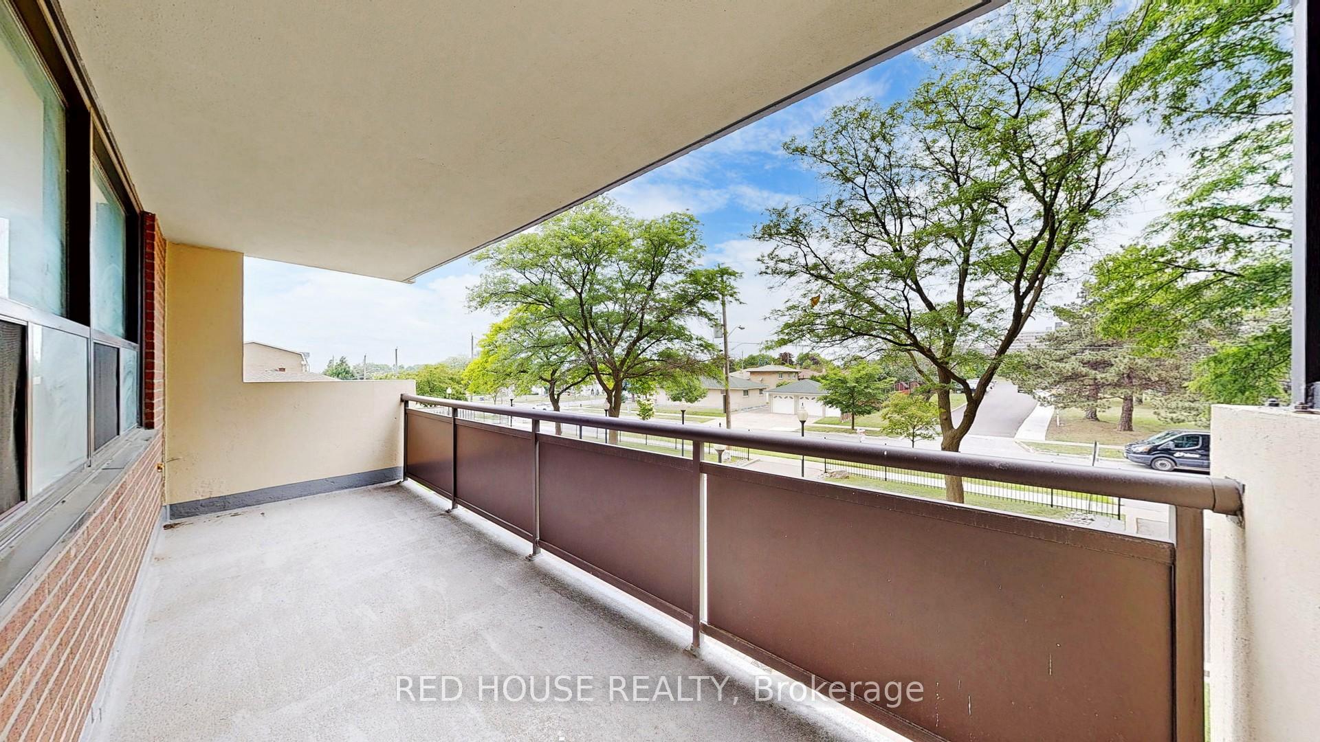 2 Bedrooms Condo at 5 Frith, Toronto For sale