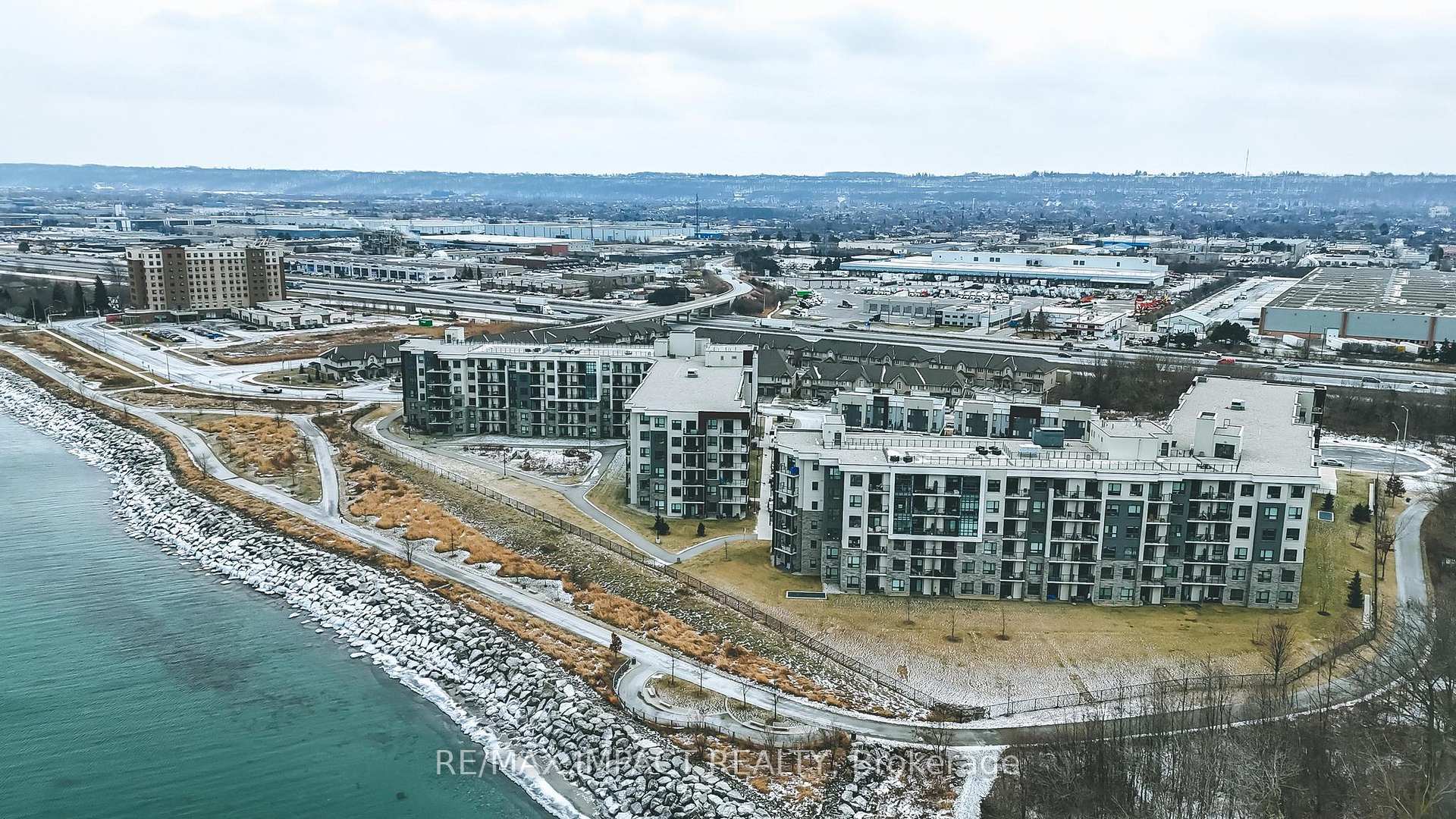 2 Bedrooms Condo at 125 Shoreview,  Hamilton For sale