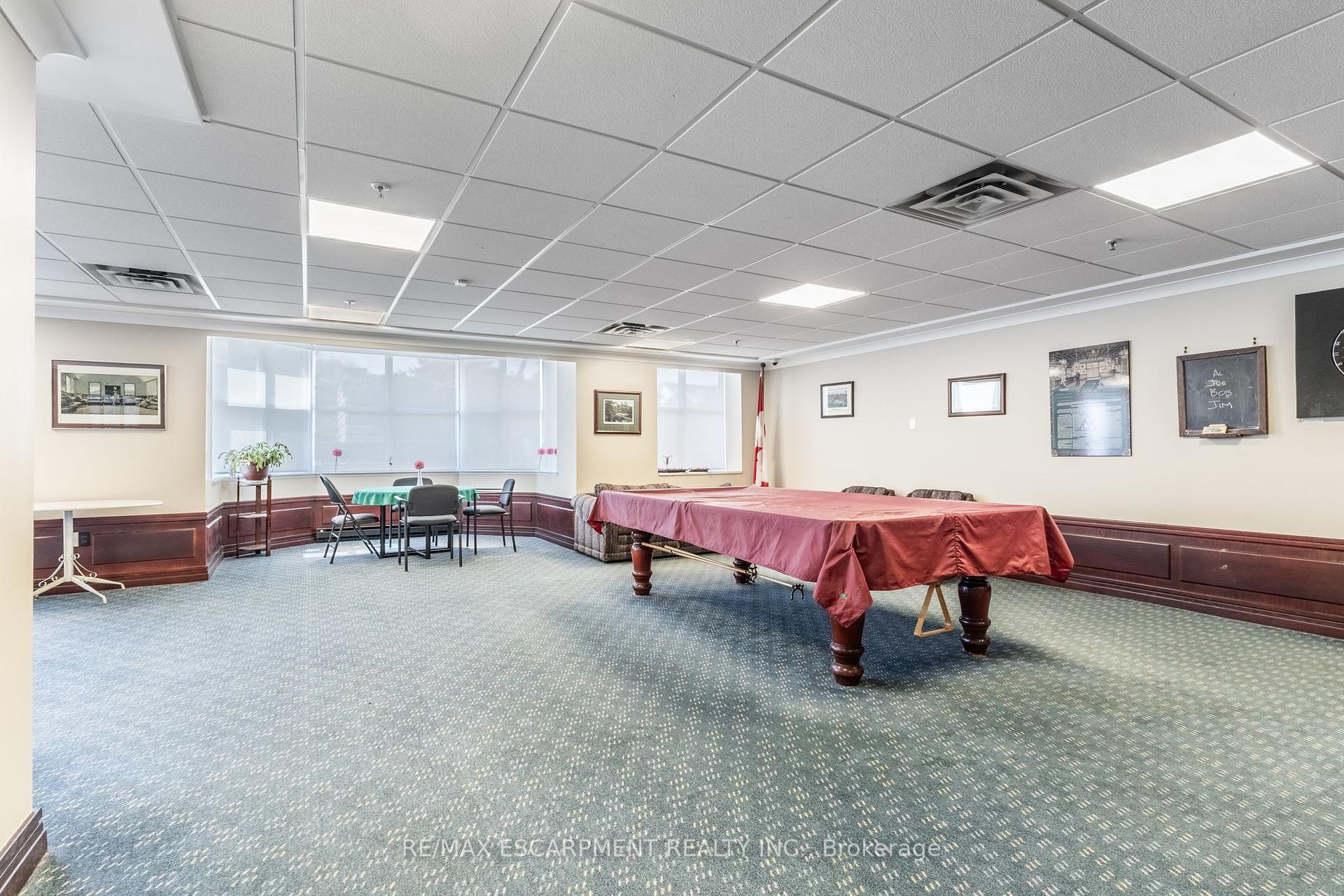 2 Bedrooms Condo at 2199 Sixth,  Oakville For sale
