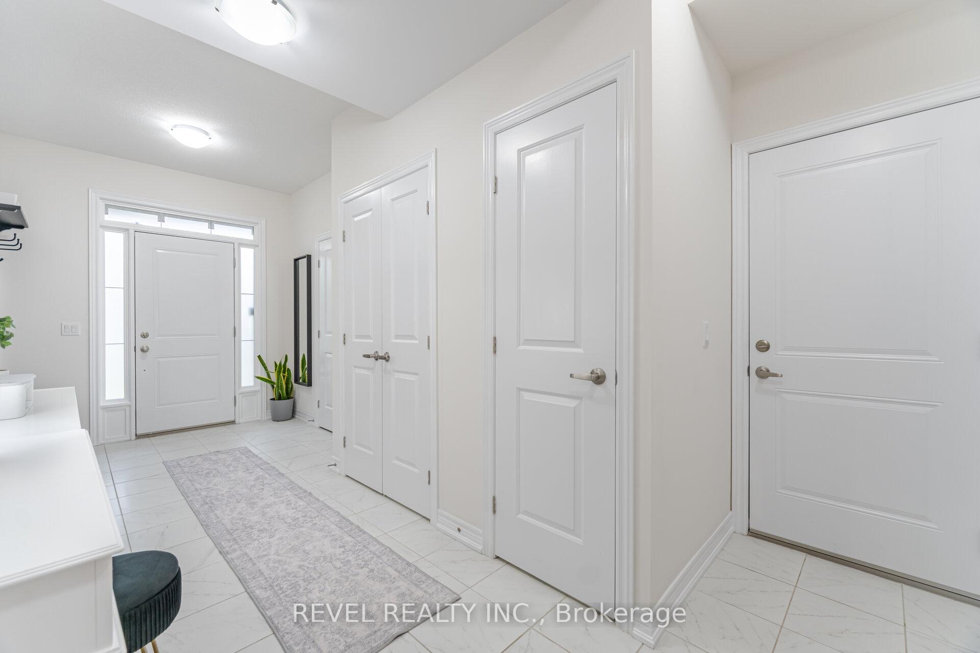 3 Bedrooms Condo at 316 Humphrey, Hamilton For sale