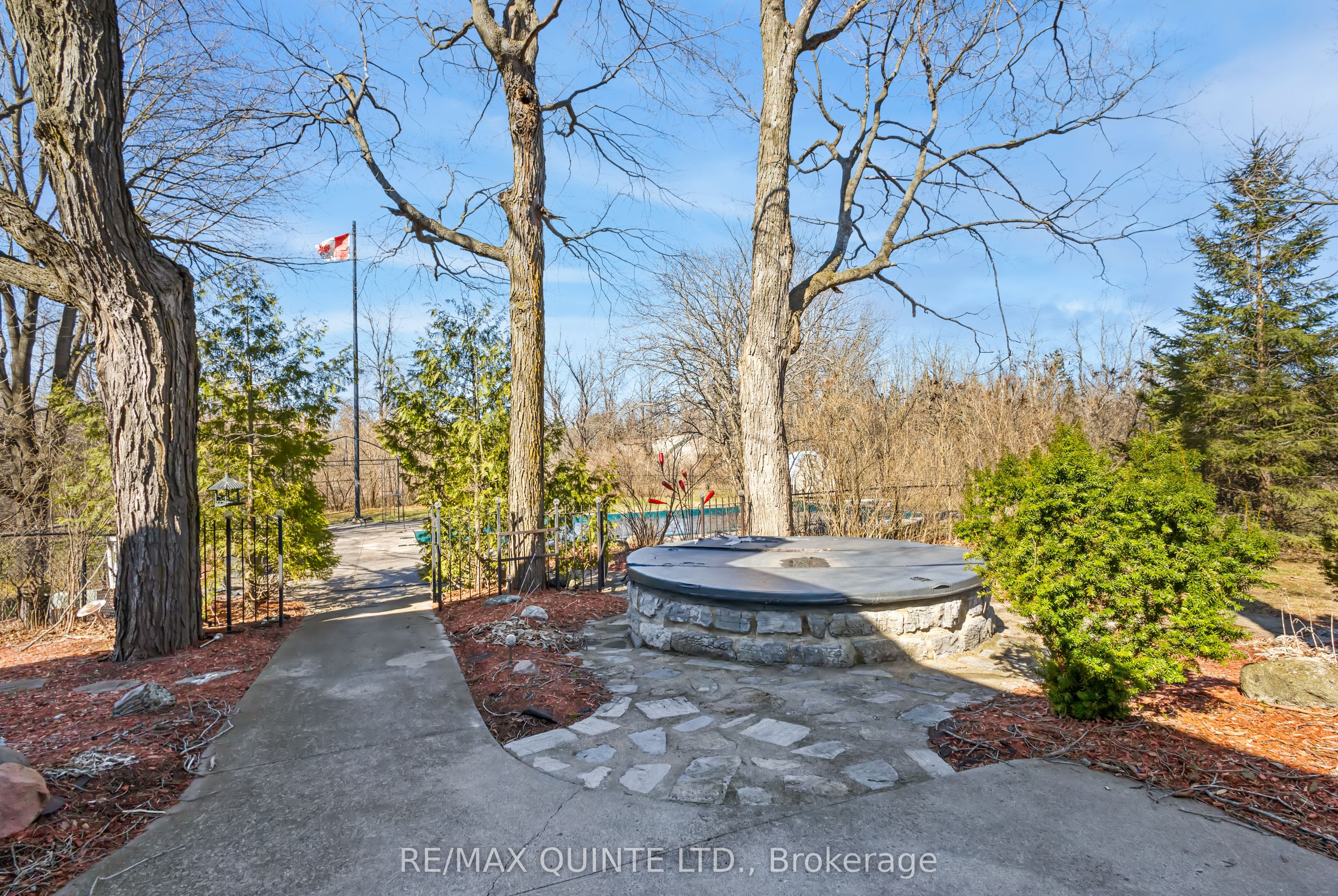 548 Lorna Lane