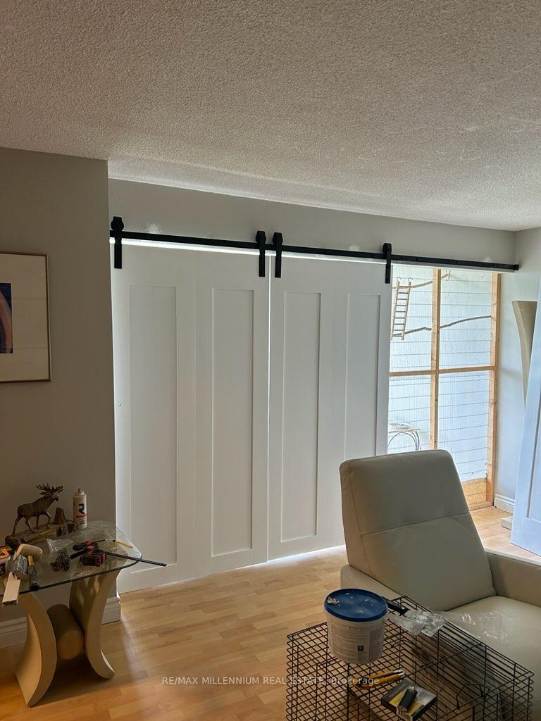 2 Bedrooms Condo at 61 Markbrook, Toronto For sale