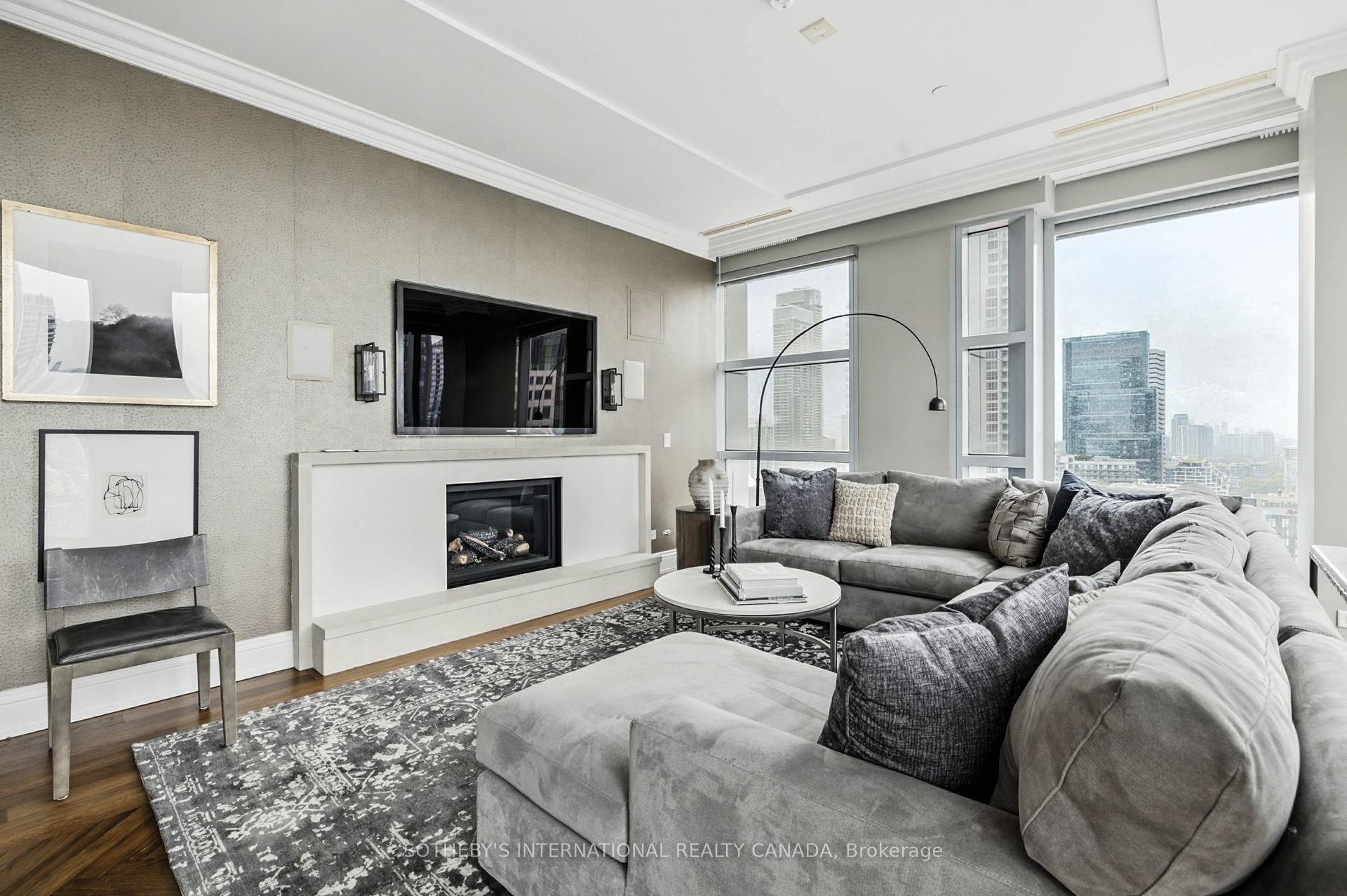 2 Bedrooms Condo at 183 Wellington, Toronto For sale