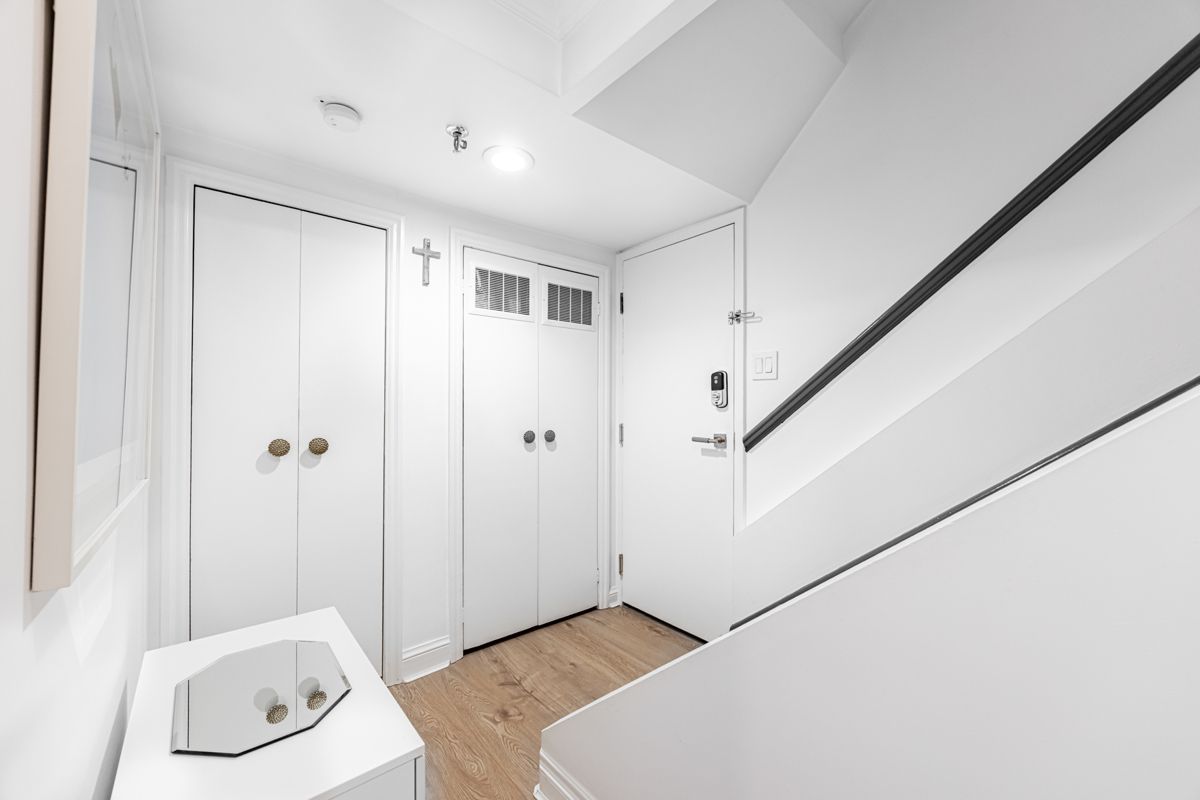 105 Heath Street W 1