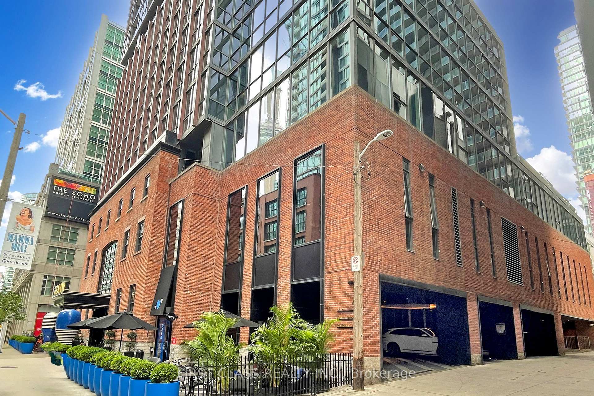 3 Bedrooms Condo at 88 Blue Jays, Toronto For sale
