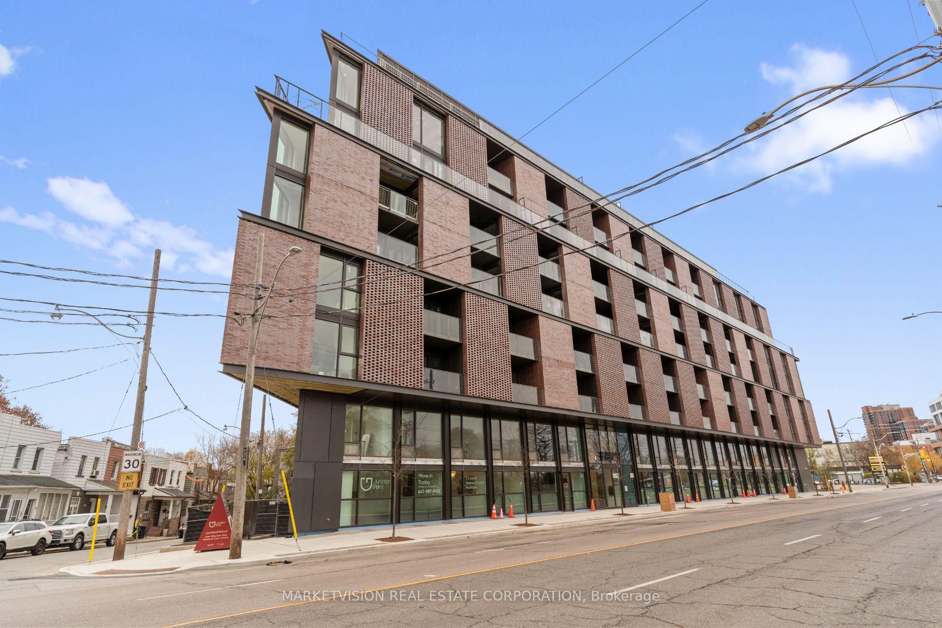 3 Bedrooms Condo at 2625 Dundas,  Toronto For sale