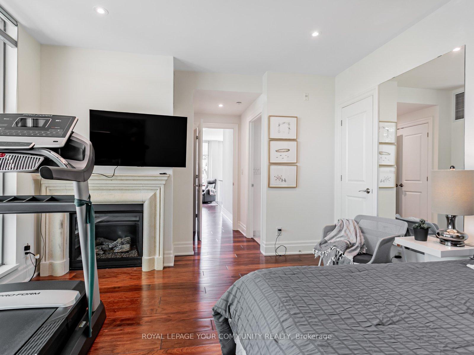 3 Bedrooms Condo at 1 Rainsford, Toronto For sale