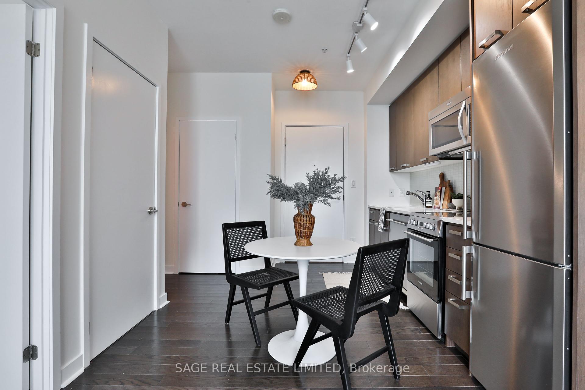 1 Bedroom Condo at 295 Adelaide,  Toronto For sale