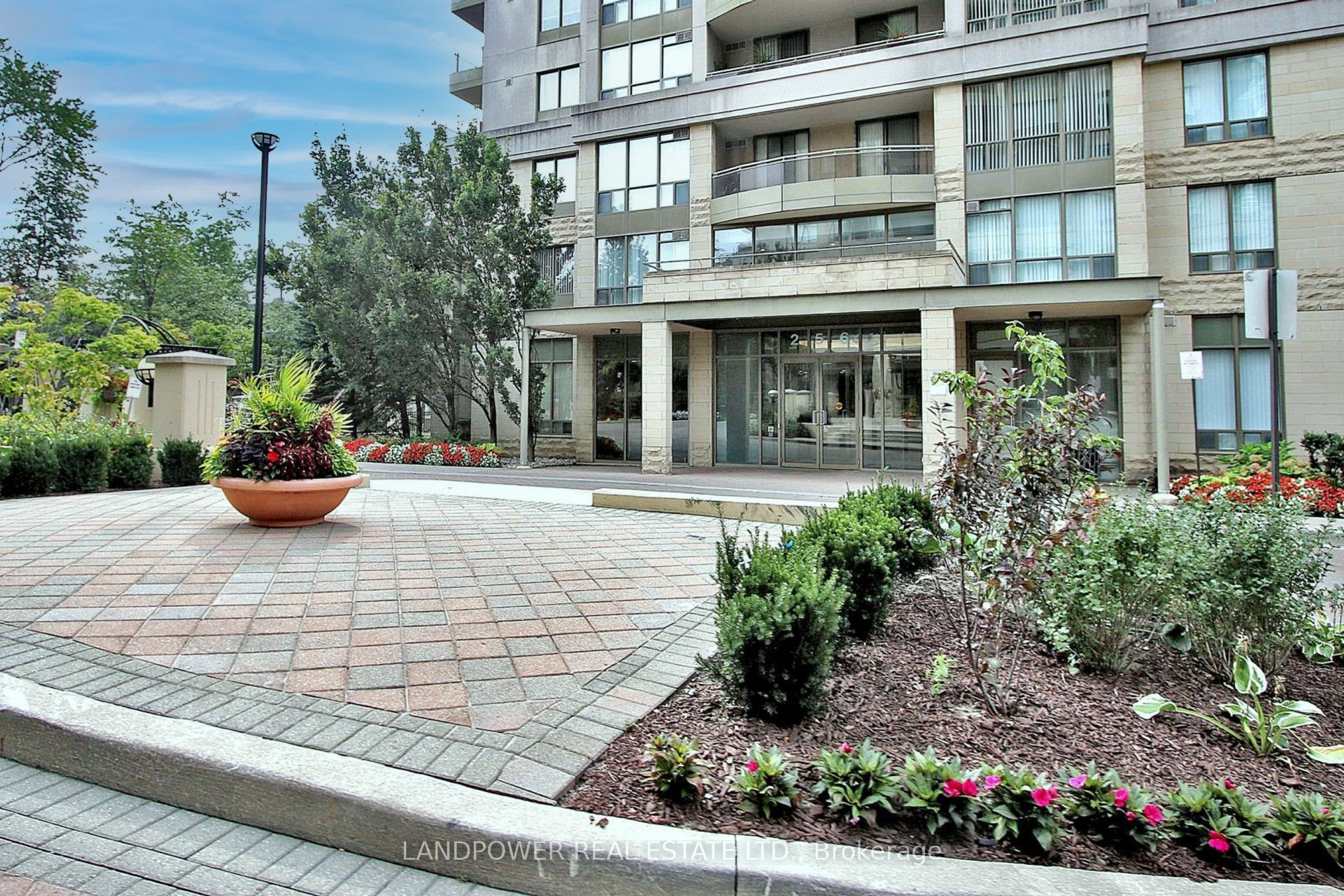 #803 - 256 Doris Avenue, Toronto, ON M2N 6X8
