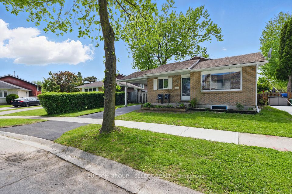 74 Archer Crescent, London South, ON N6E 2A5