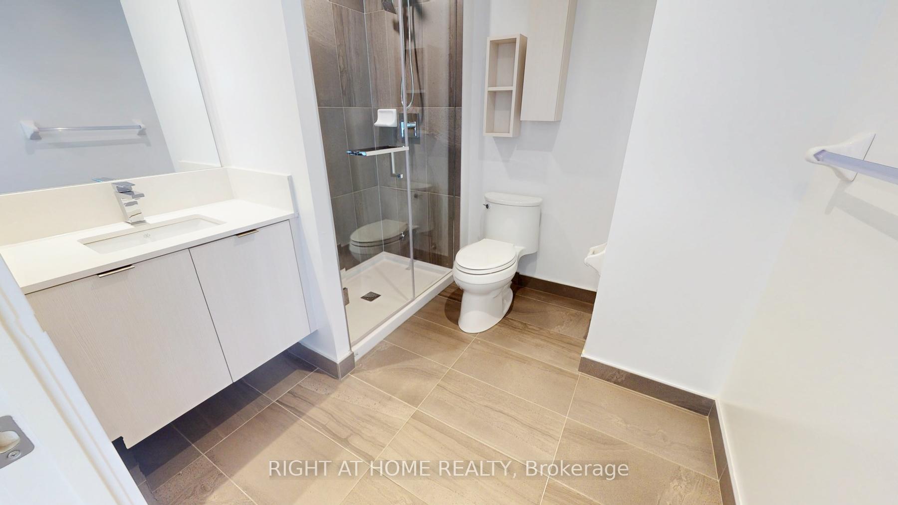 2 Bedrooms Condo at 99 Broadway, Toronto For sale