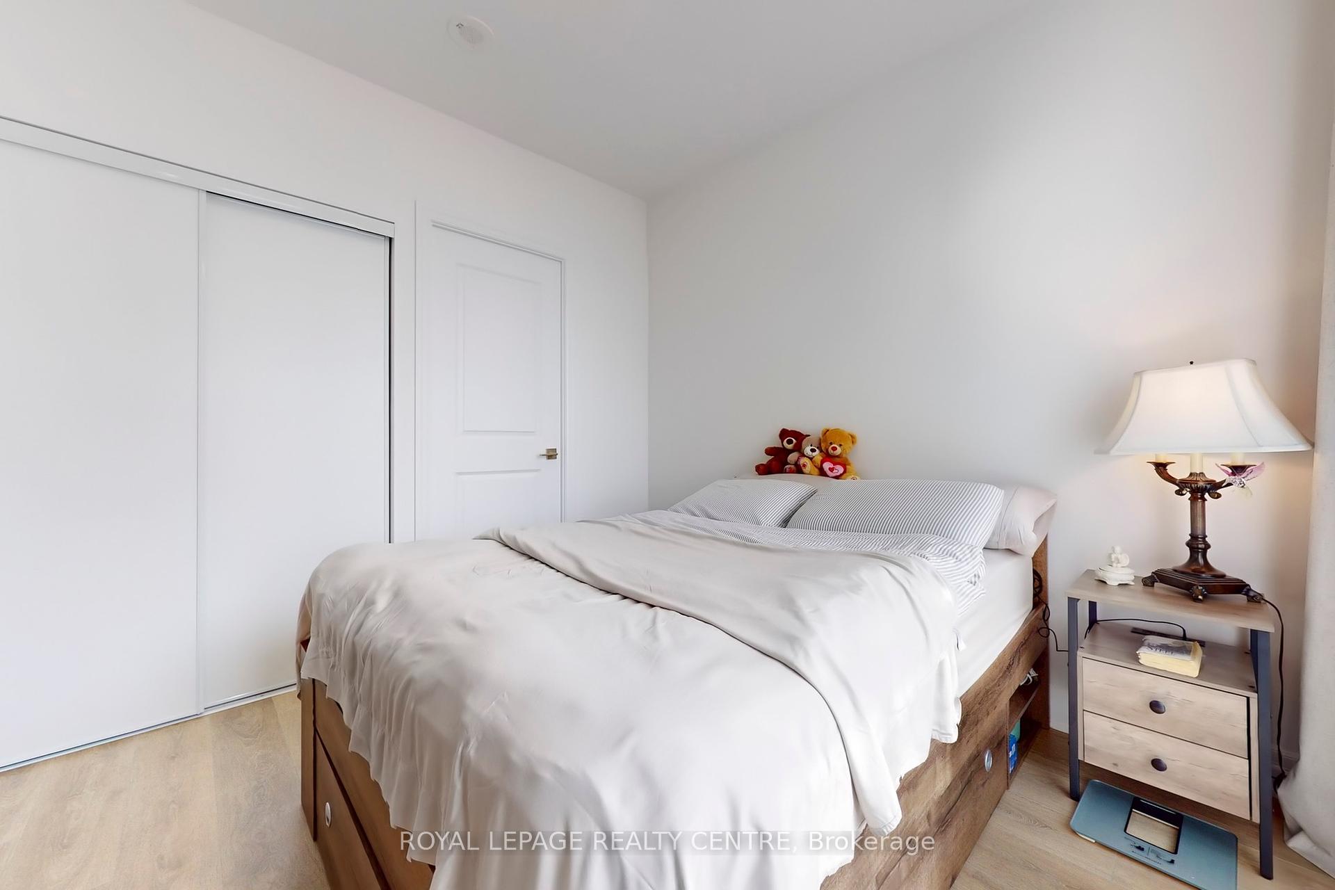 2 Bedrooms Condo at 36 ELM,  Mississauga For sale