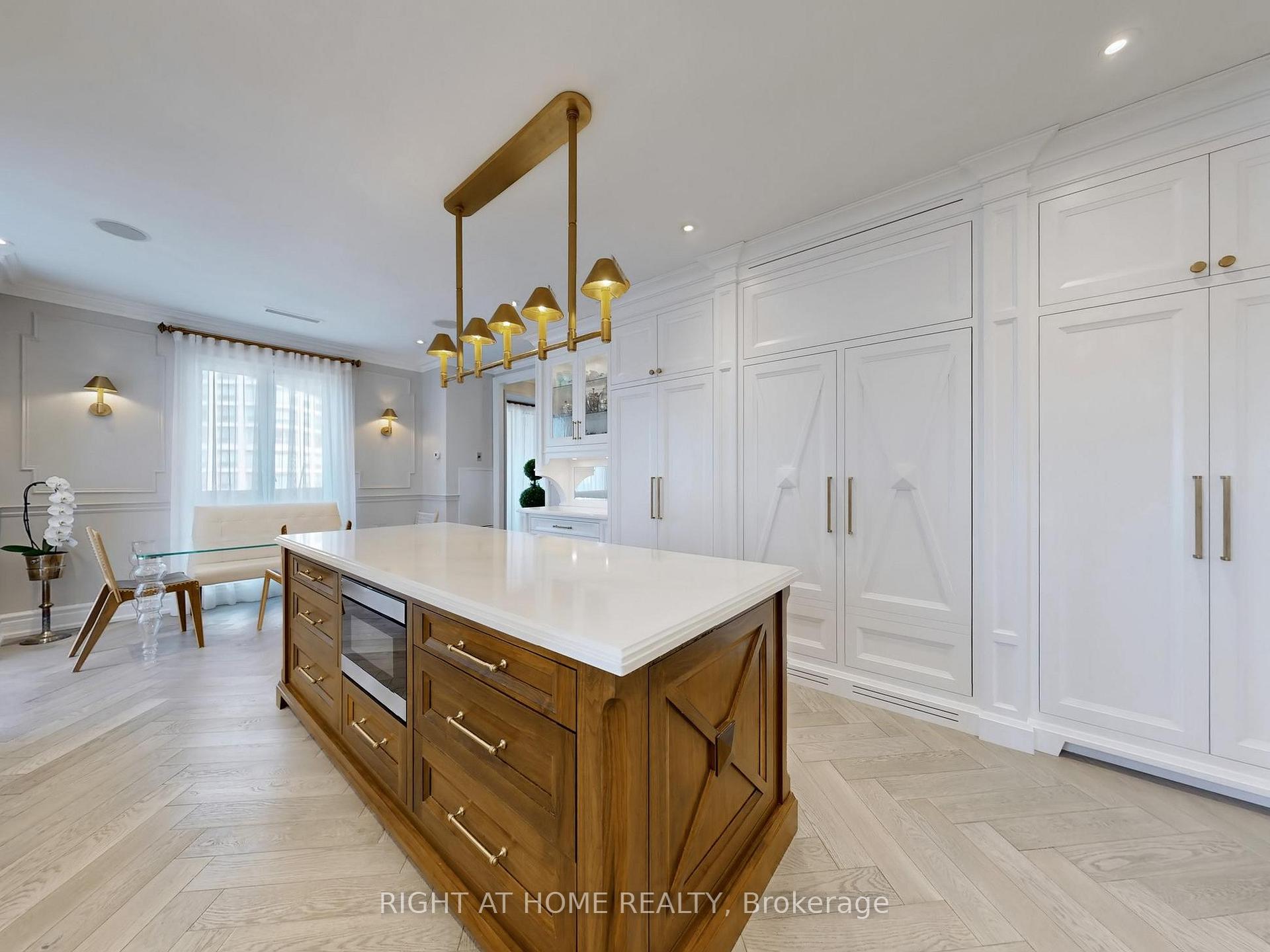 2 Bedrooms Condo at 2287 Lake Shore, Toronto For sale